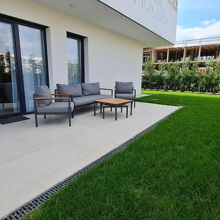 Sara Apartment Oradea Bagian luar foto