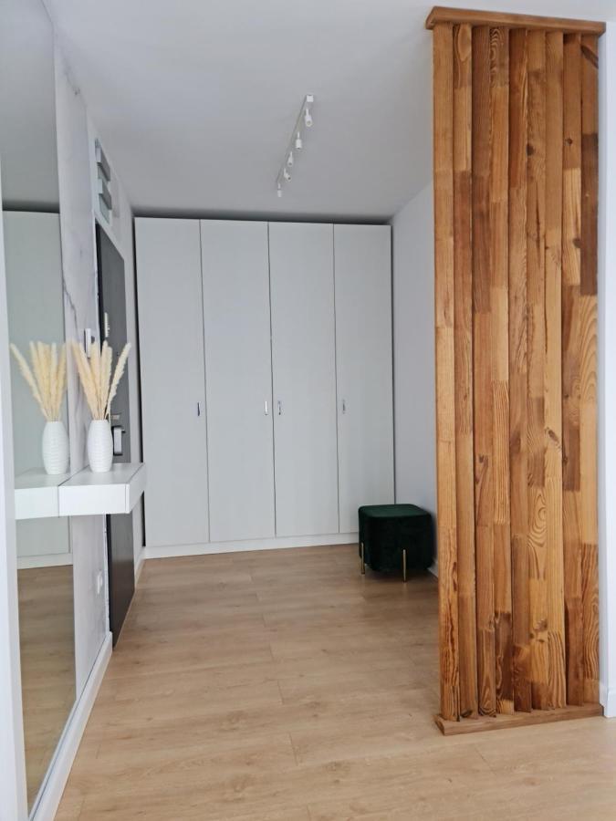 Sara Apartment Oradea Bagian luar foto