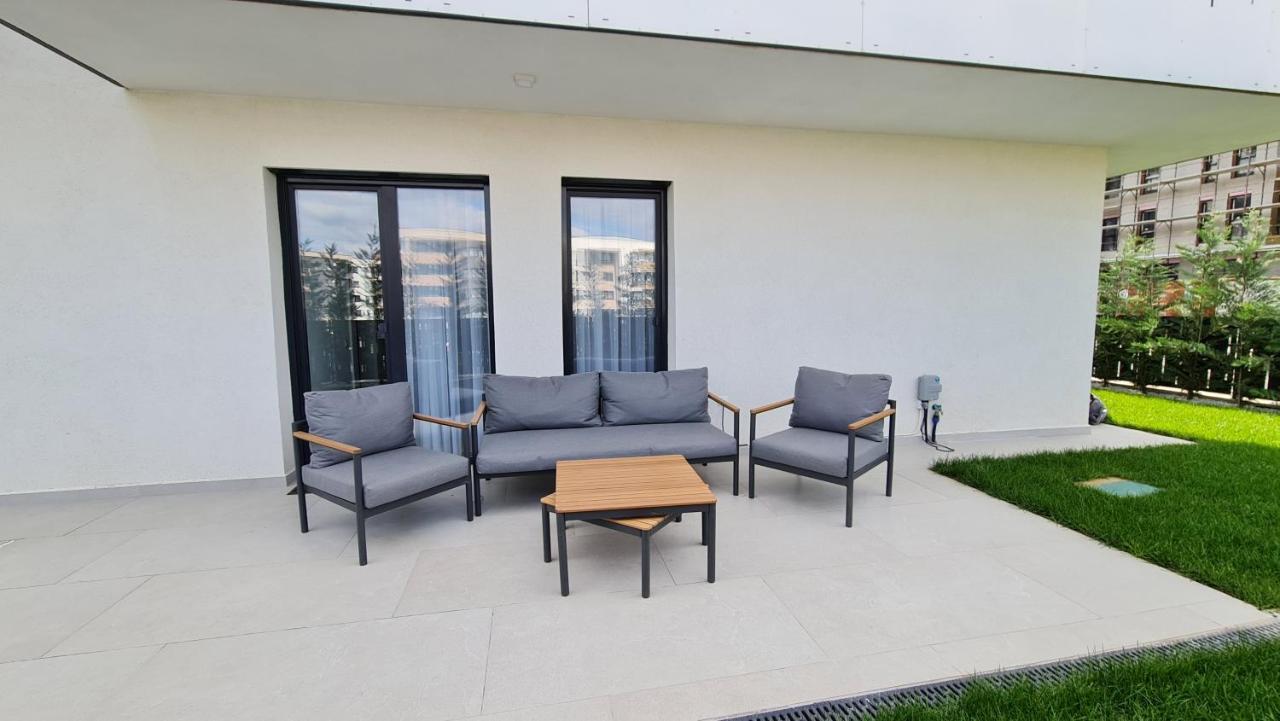 Sara Apartment Oradea Bagian luar foto