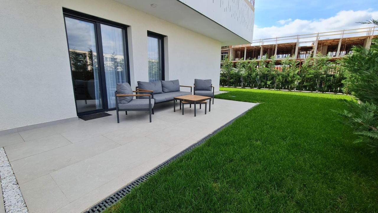 Sara Apartment Oradea Bagian luar foto